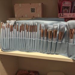 Make up brushes 20 each