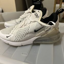Nike 270 Size 8.5