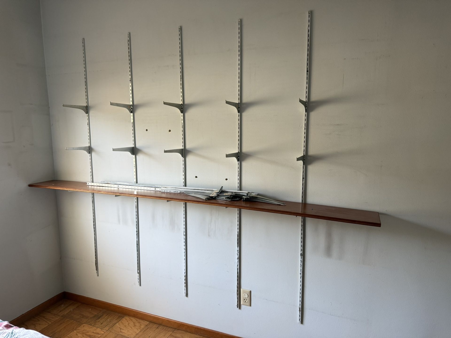 Shelf Tracks