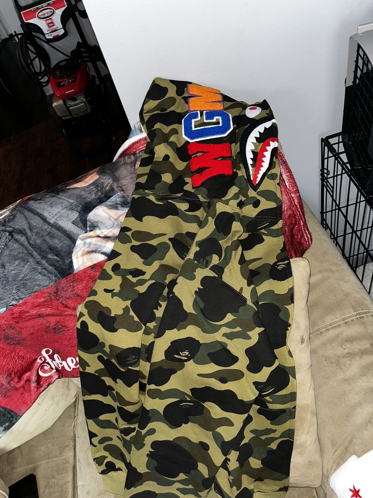 Bape Hoodie XL