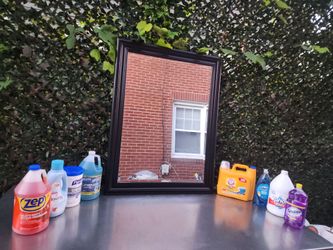 Wall mirror 🪞 & cleaners all new all for only $25