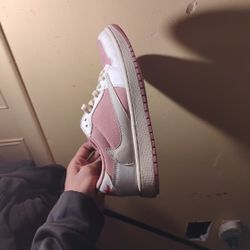 Jordan 1 Low X Travis Scott (Shy Pink)