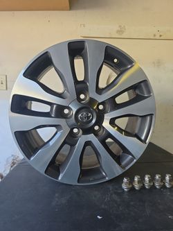 Toyota Alloy Wheel with Lug Nuts