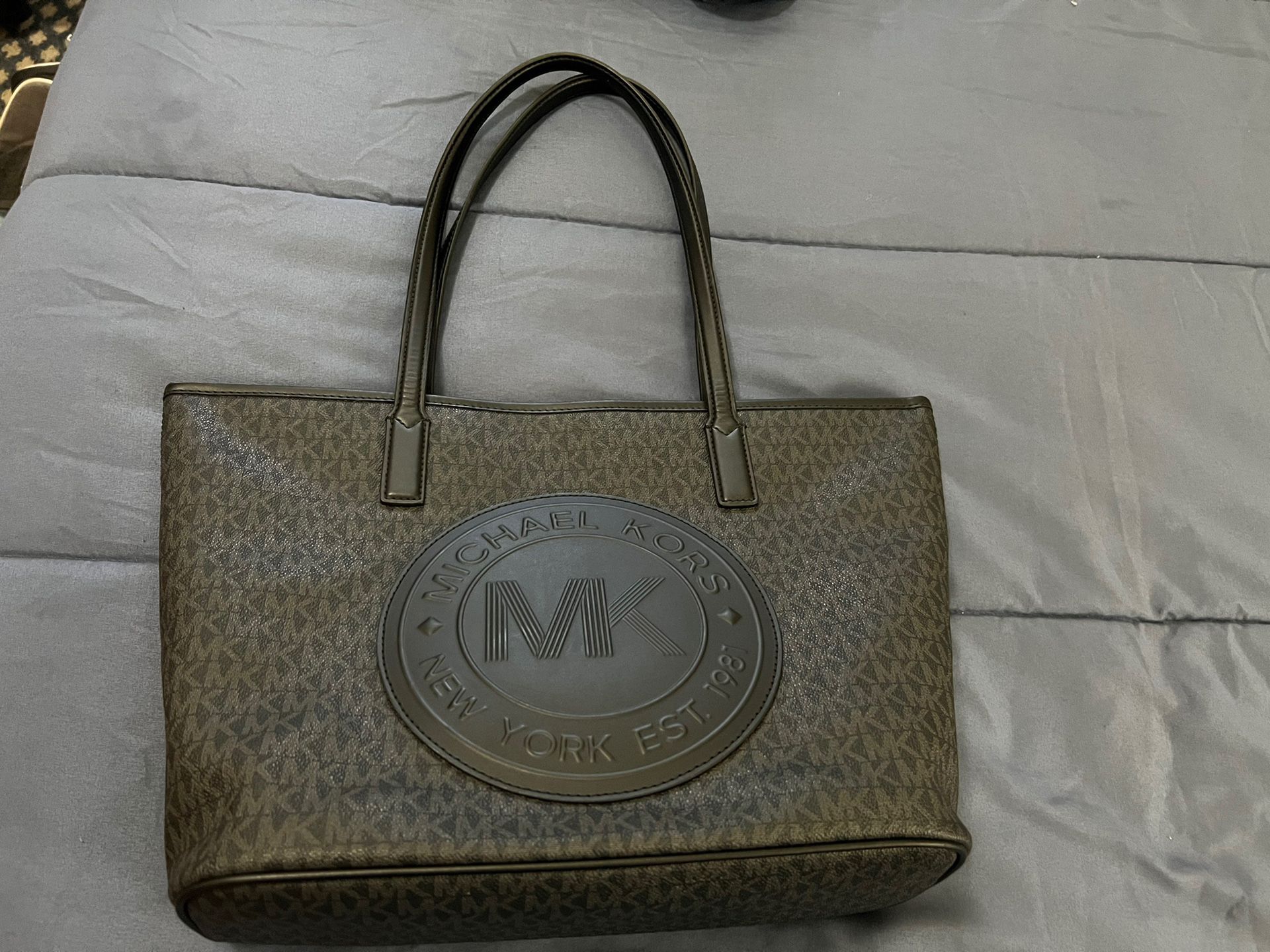 Michael Kors Tote for Sale in Uniondale, NY - OfferUp