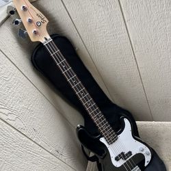Fender P-bass Guitar Squire Model w Case & Strap Excellent! 