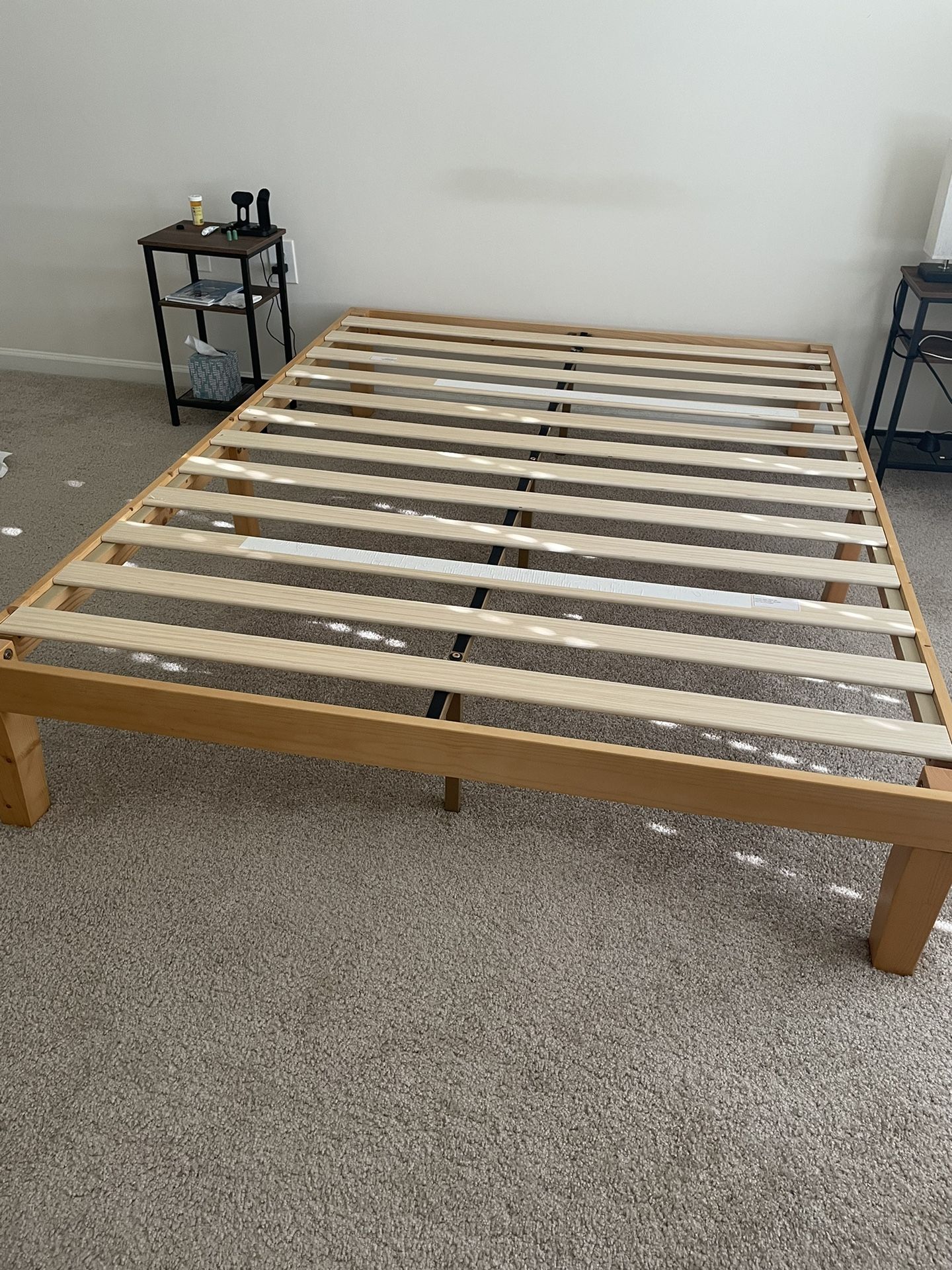 Bed Frame - Wood Platform Queen