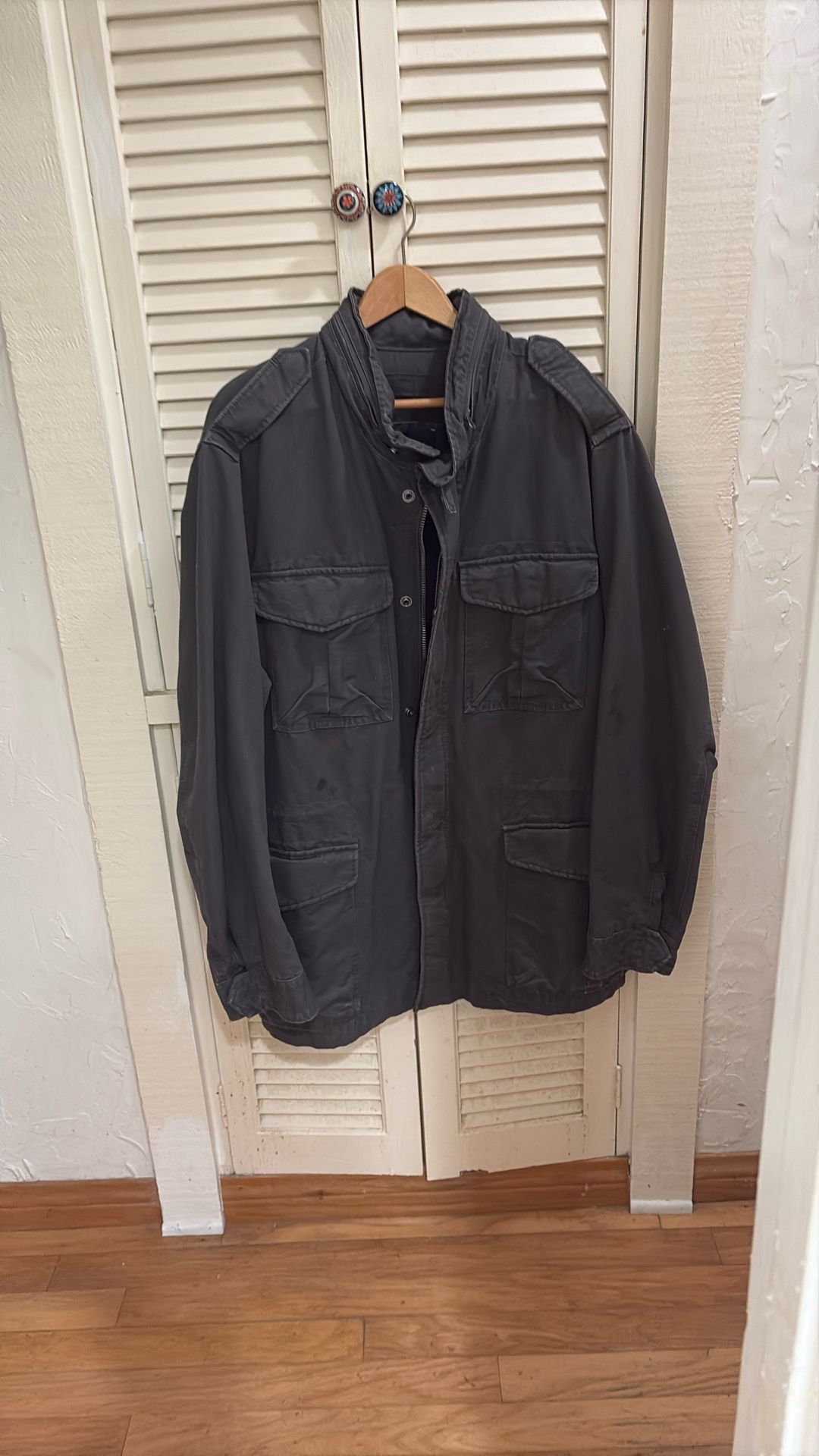 Fabulous Rugged Men’s Warm Jacket