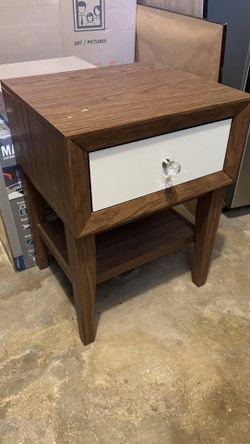 **Move Out Sale** Small Side Table