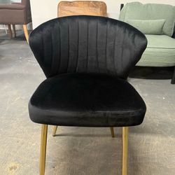 🔥Special Discount 🔥Emma Side Chair with Metal Legs for Living Room and Bedroom Velvet Accent Chair(Black)💰30$  Decatur Location 2272 Lawrenceville 