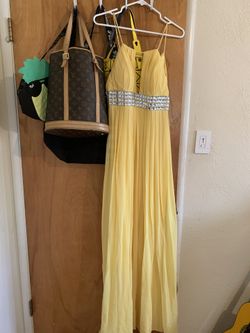 Long yellow prom/formal dress