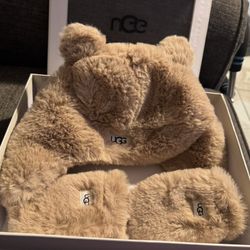 Baby  UGGS Hat and Mittens 