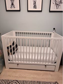 Delta Children Cassie 4-1 Convertible Crib
