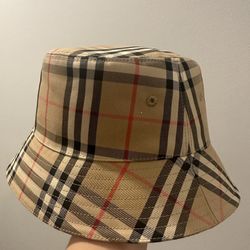 Burberry Bucket Hat Size Medium