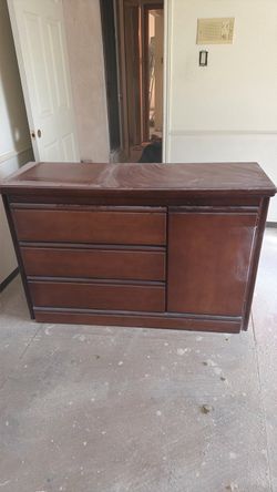 Dresser