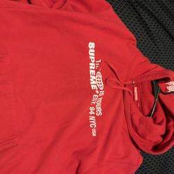 Supreme Hoodie 