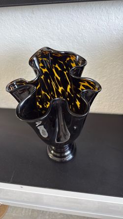 Tortoiseshell Art Glass Ruffled Vase