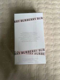 100 mL (3.3 fl oz) Burberry Her Eau de Parfum.