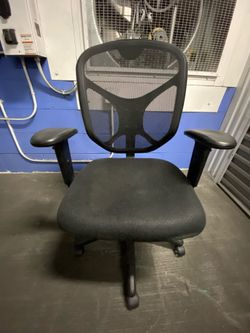 Black Ergonomic Mesh Back Office Chair PICK UP