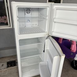 Midsize Fridge 