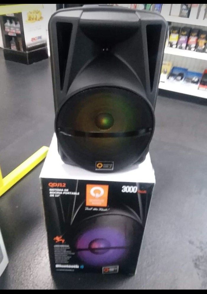 NEW!!! 12 inch Bluetooth speaker with microphone