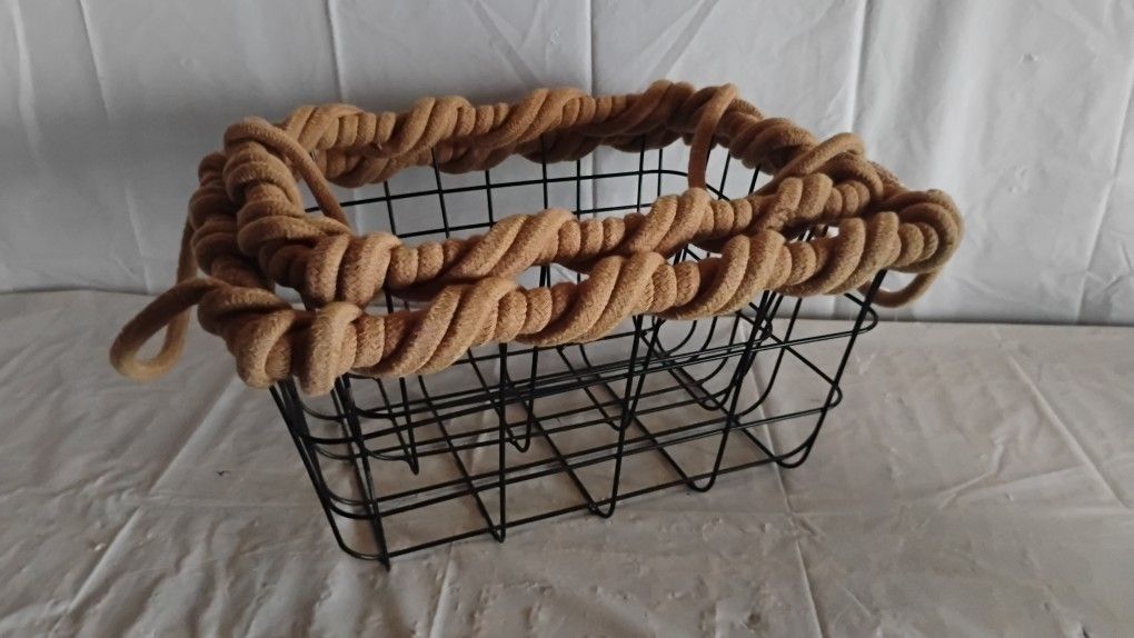Brand New Metal Basket Set (2)