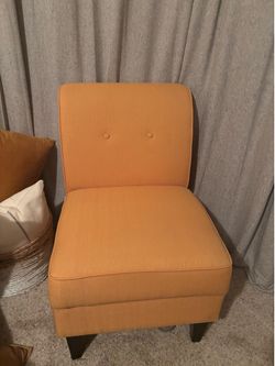 Accent chairs