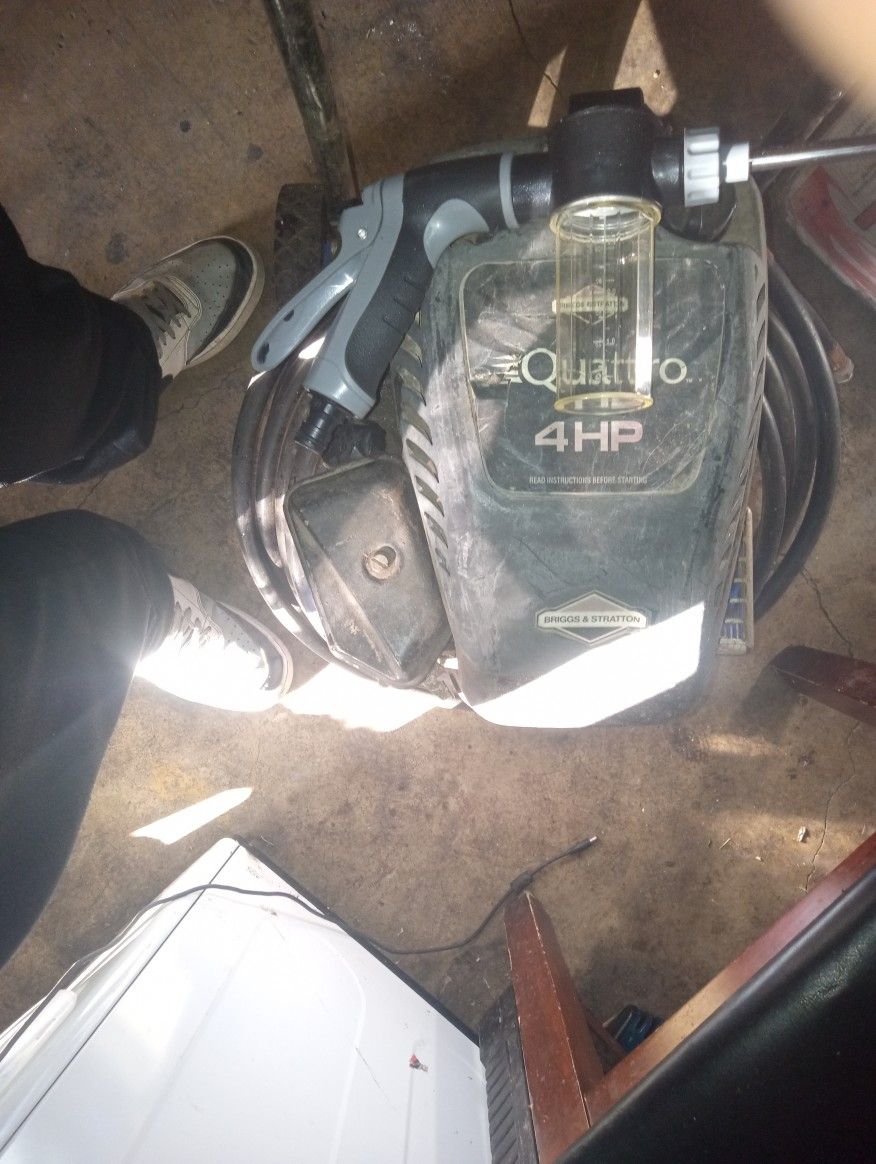 Quattro 1500 Psi Pressure Washer