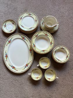 Vintage Myott Staffordshire England 37-Piece Dinnerware Set