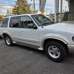 1999 Ford Explorer