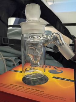 Custom-made skull percolator