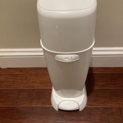 Playtex Diaper Genie Complete Trash Can