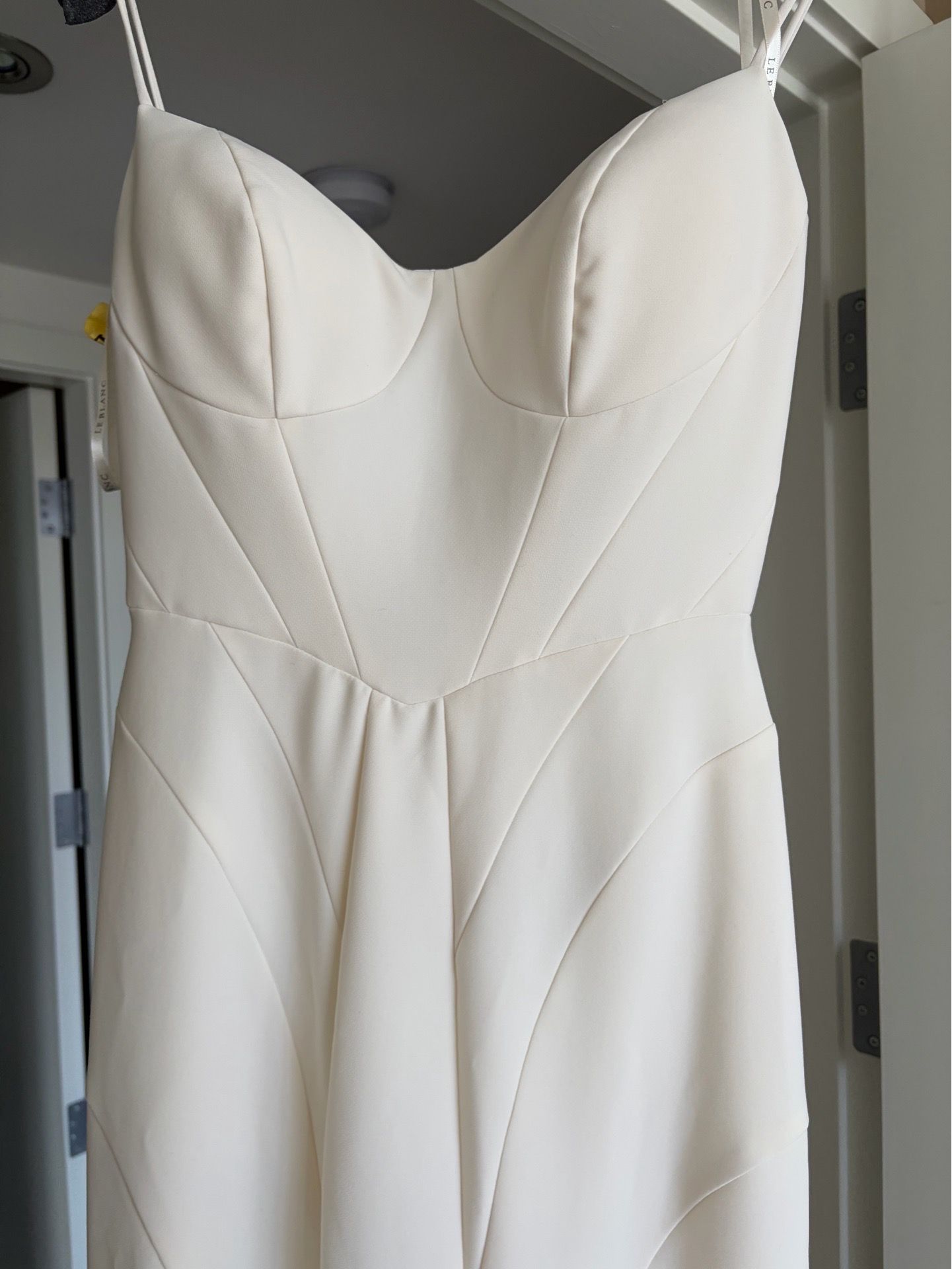 Le Blanc Elegant Wedding Dress