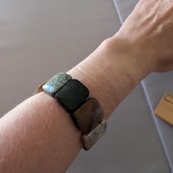 Massive Stretchable Agate Bracelet