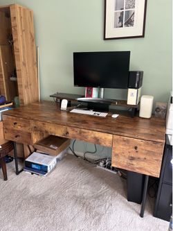 Solid desk with 4 drawers