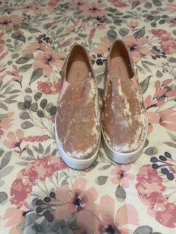 Shoes $10