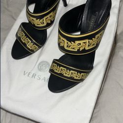 Women’s Versace Heels size 37 / 7 US