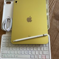 Apple iPad 10th Generation 256GB  With  Keyboard case and Pencil 