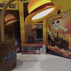 ONE PIECE Series - Straw Hat Desktop Lamp