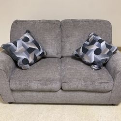 LOVE SEAT Couch