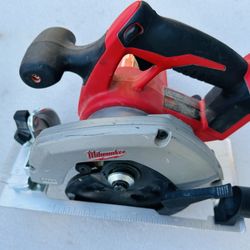 Milwaukee 2630-20 M18 18V Lithium-Ion 6-1/2" Cordless Circular Saw