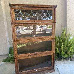 Selling A Lawyers Book Cabinet 4 Shelves 