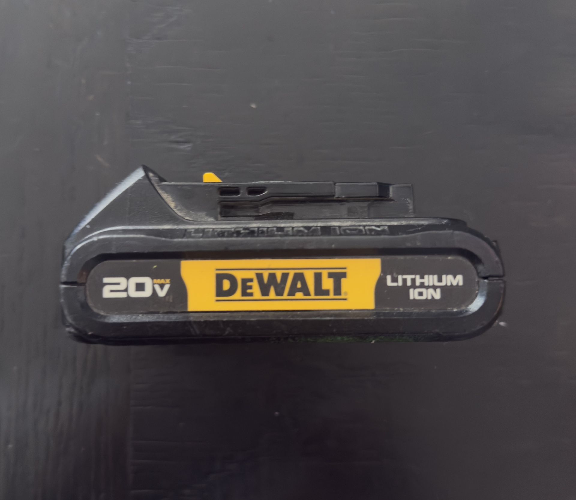 DeWalt 20V MAX 1.5 AH LI-LON BATTERY PACK