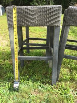 Outdoor barstools￼