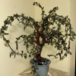 Beautiful heavy vintage glass bonsia tree The largest i have seen Pedals individually wrapped $200