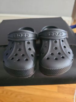 8c baby crocs