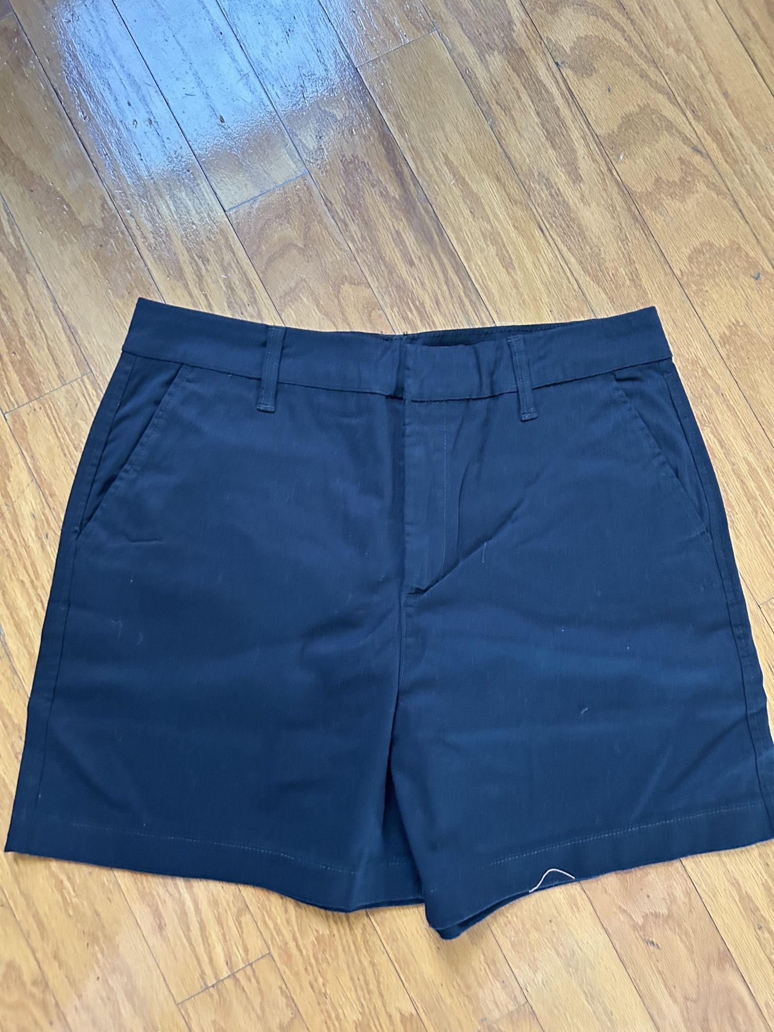 NWT Gloria Vanderbilt women chino shorts Size 12