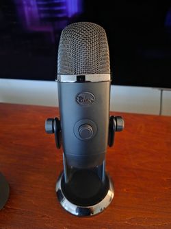 Blue Yeti Microphone  (no cables)