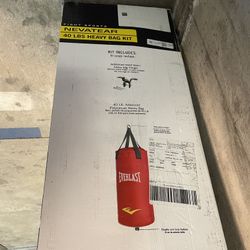 Everlast 40lbs Boxing Bag