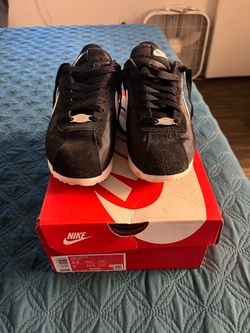 Black / White Nike Cortez Size 5.5