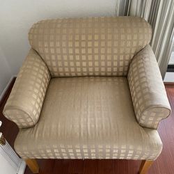 Beautiful Arm Chair Sofa Very Comfortable $180